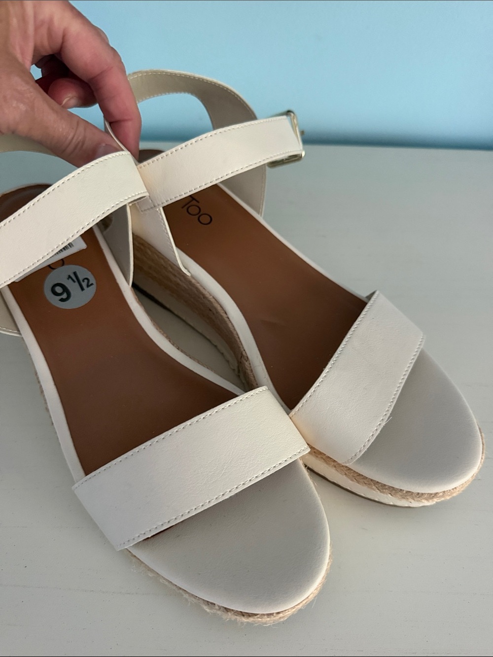 Women’s Me Too Cream Platform Sandals 9.5